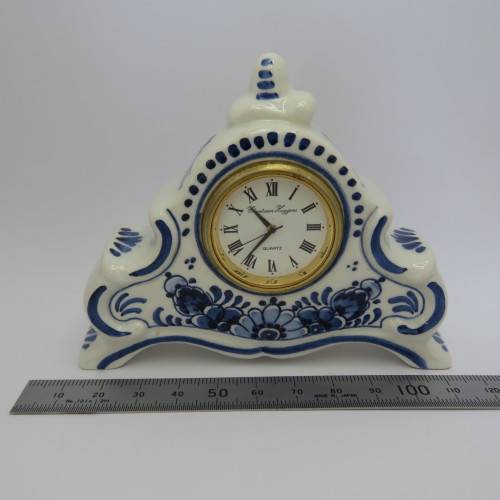 Christiaan Huygens Delft Blauw quartz clock