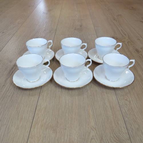 Colcough set with 6 teacups & saucers