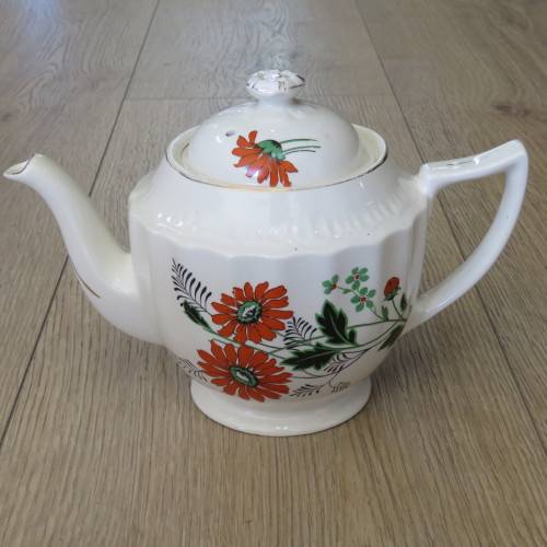 Swinnerton`s Luxor Ivory porcelain tea pot