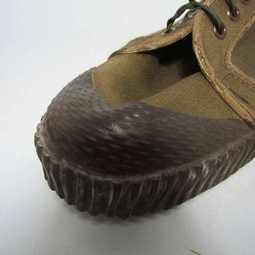 SADF Runacan PT tekkies - size 10