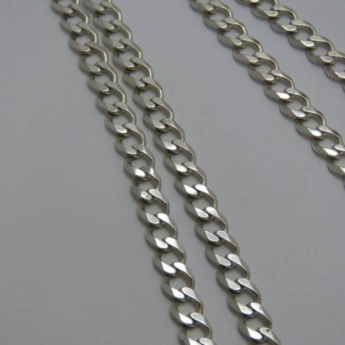 Sterling silver Cuban link chain necklace - Weighs 14,6 g - Length 22,5 cm (closed)