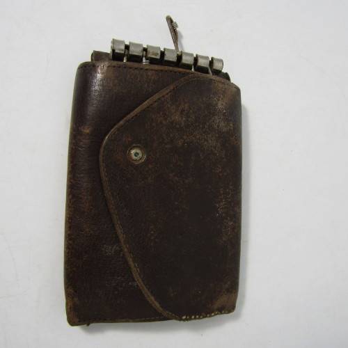 Vintage Busby Kesafe leather keyholder pouch