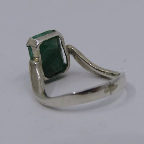 Sterling Silver ring with Emerald - weighs 4.3 grams - size P/8 - emerald 12.5mm x 9.7mm