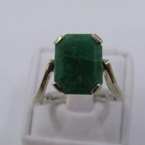 Sterling Silver ring with Emerald - weighs 4.3 grams - size P/8 - emerald 12.5mm x 9.7mm