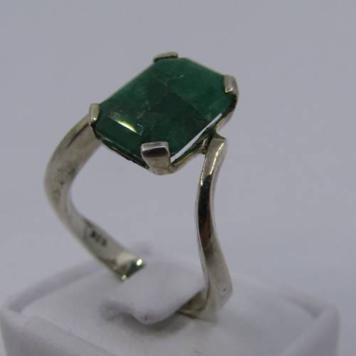 Sterling Silver ring with Emerald - weighs 4.3 grams - size P/8 - emerald 12.5mm x 9.7mm