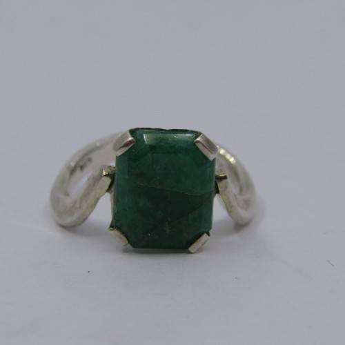 Sterling Silver ring with Emerald - weighs 4.3 grams - size P/8 - emerald 12.5mm x 9.7mm