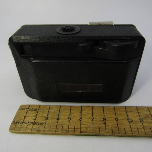 Vintage Kodak 76x Instamatic camera in pouch