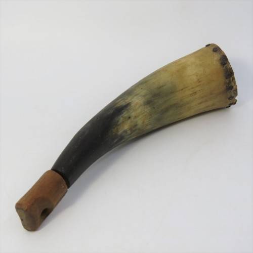Antique gun powder horn, made of cow horn
