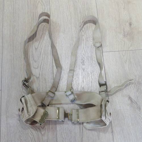 WW2 SA UDF Pattern 37 webbing - Belt, ammo pouches and shoulder straps - Belt length 81 cm