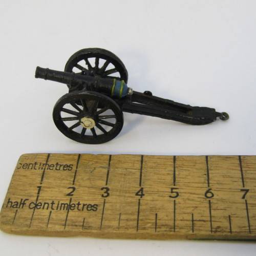 Vintage lead soldiers toy cannon