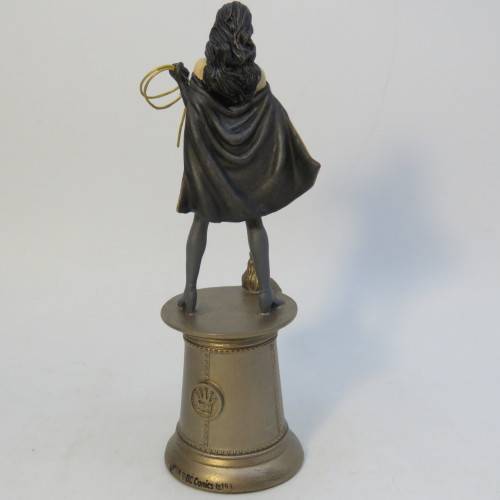 DC Comics Chess collection #69 Superwoman figurine with magazine