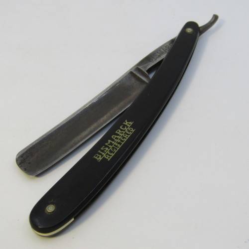 Bismarck vintage razor in well used box