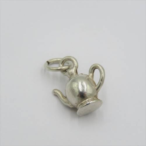 Vintage silver teapot charm - Weighs 3,0 grams