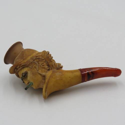 Antique Meerschaum pipe of smoker in case - Damaged mouthpiece