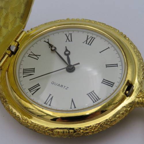 Full hunter quartz pocketwatch with enamel bird design - Needs battery