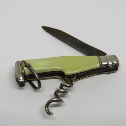 Vintage Richards bottle shaped corkscrew pocket knife keychain - Corkscrew loose