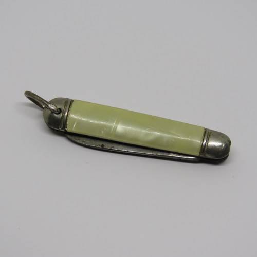 Vintage Richards mini keychain pocket knife