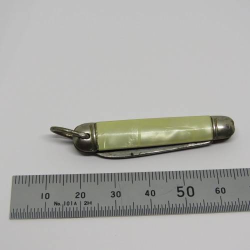 Vintage Richards mini keychain pocket knife