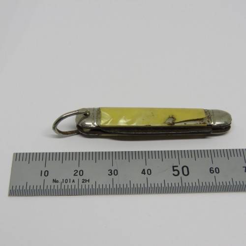 Vintage Richards mini keychain pocket knife