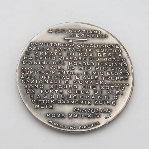Silver Credere-Obbedire Combattere Mussolini medallion - Weighs 26,6 g