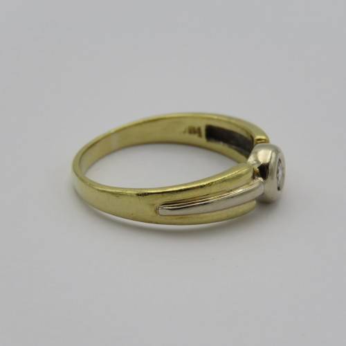 18kt White and yellow gold diamond ring - appr. 0,15ct - Weighs 5,6 g - Size S