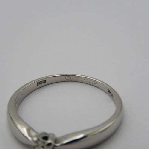 9kt White gold diamond ring - appr. 0,24ct - Weighs 2,8 g - Size O 1/2
