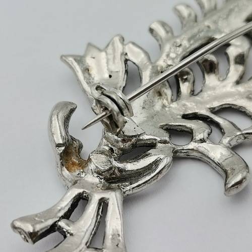 Vintage costume jewellery brooch - Silver coloured