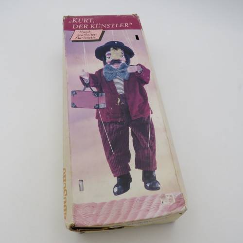 Kurt der Kunstler Marionette in box