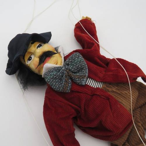 Kurt der Kunstler Marionette in box