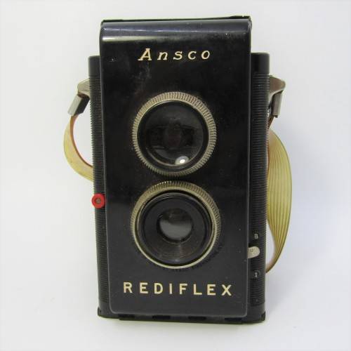 Vintage Ansco Rediflex camera in pouch
