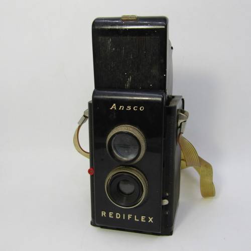Vintage Ansco Rediflex camera in pouch