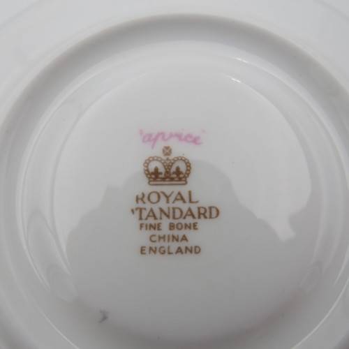 Royal Standard tea set - 4 trios, cake plate, sugar bowl, milk jug - 15 Pieces