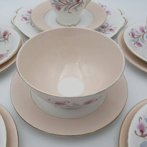 Royal Standard tea set - 4 trios, cake plate, sugar bowl, milk jug - 15 Pieces