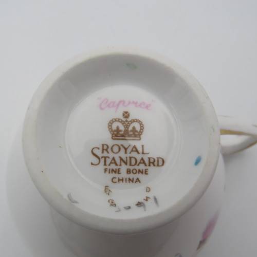 Royal Standard tea set - 4 trios, cake plate, sugar bowl, milk jug - 15 Pieces