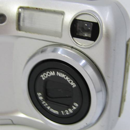 Nikon Coolpix 3100 digital camera - working, no accessories and cables