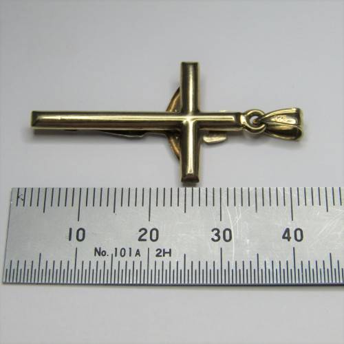 9kt Gold Crucifix pendant - weighs 1,3g