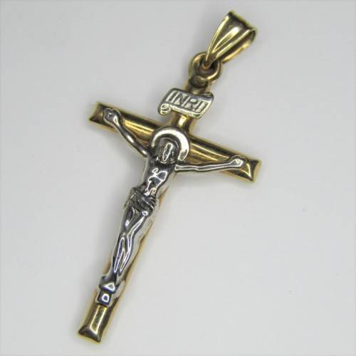 9kt Gold Crucifix pendant - weighs 1,3g