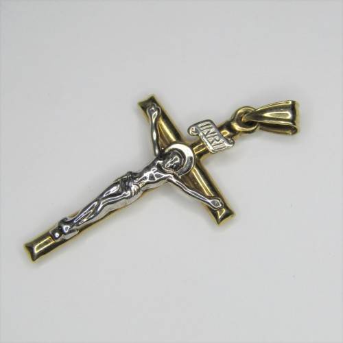 9kt Gold Crucifix pendant - weighs 1,3g
