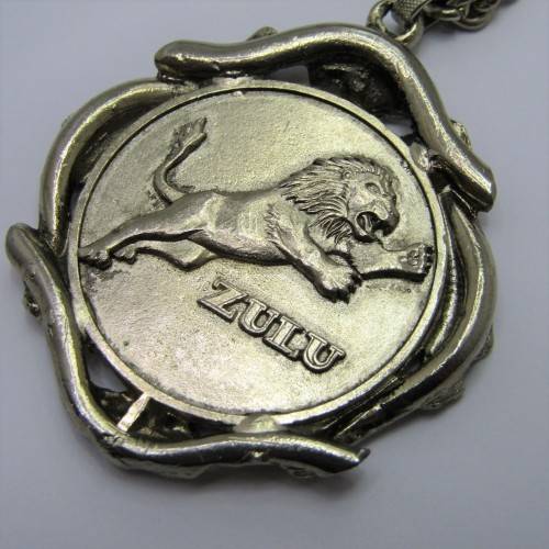 Costume jewellery Phambile Muzulu ZULU pendant and necklace - 39cm