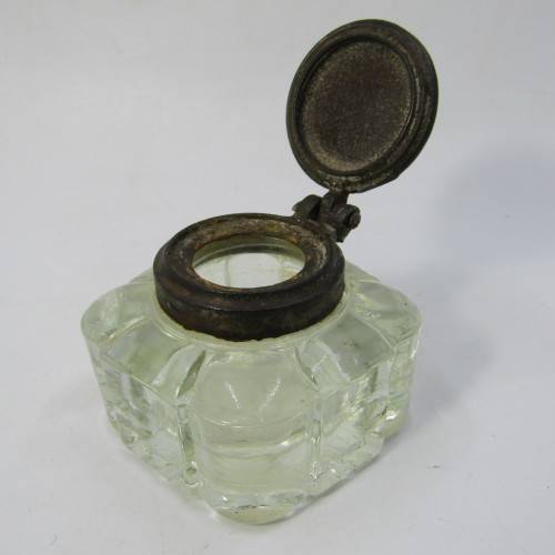 Vintage inkwell - lid broken