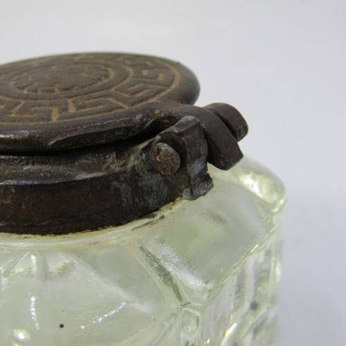 Vintage inkwell - lid broken