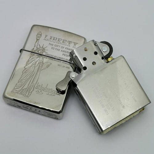 Original Zippo with Statue of Liberty