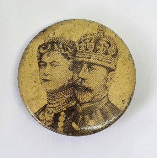 King George V and Queen Mary tinnie badge