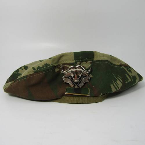 Original 32 Battalion camo beret with badge & 3rd pattern Infantry balkie - 52cm