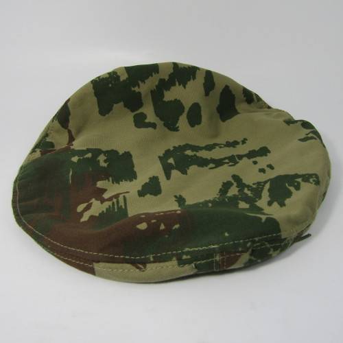 Original 32 Battalion camo beret with badge & 3rd pattern Infantry balkie - 52cm