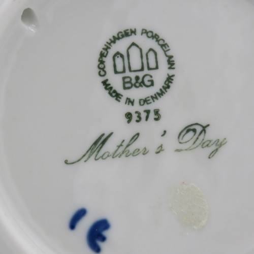 Biny & Grondahl 1975 Mother`s day plate in box