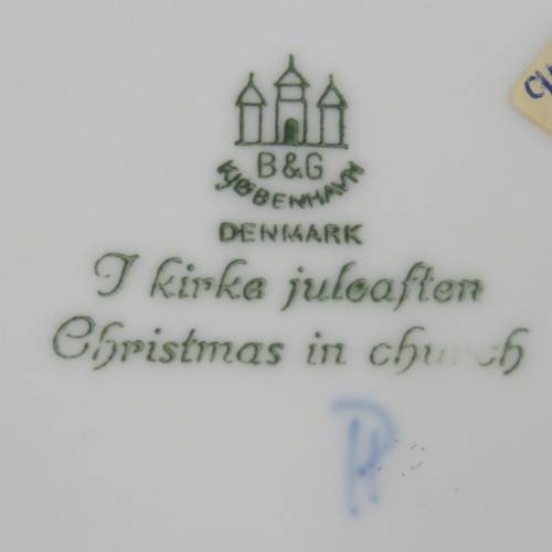 Bing and Grondahl 1968 Christmas in Church plate in box