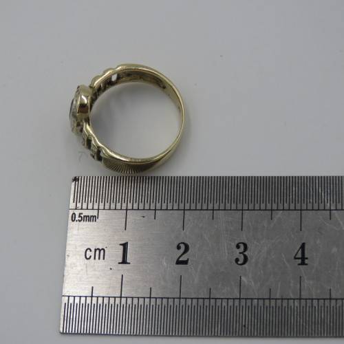 9 kt Gold ring with 12 Diamonds and centre stone dark blue ( Ring Size - K 1/2)