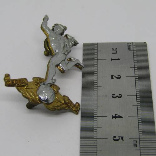 SA Corps of signals cap badge