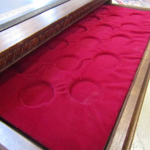 Beautiful wooden coin case with drawers and 100 slots for coins up to 43mm - no key